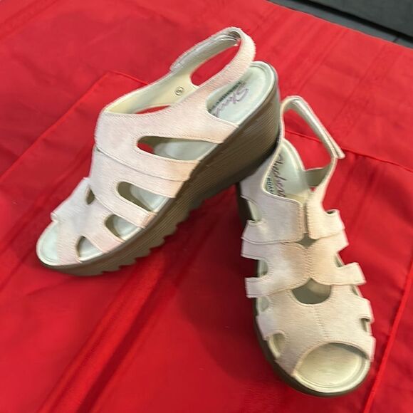 Skechers Cream/Brown Wedge Sandals Size 9 - Picture 7 of 11
